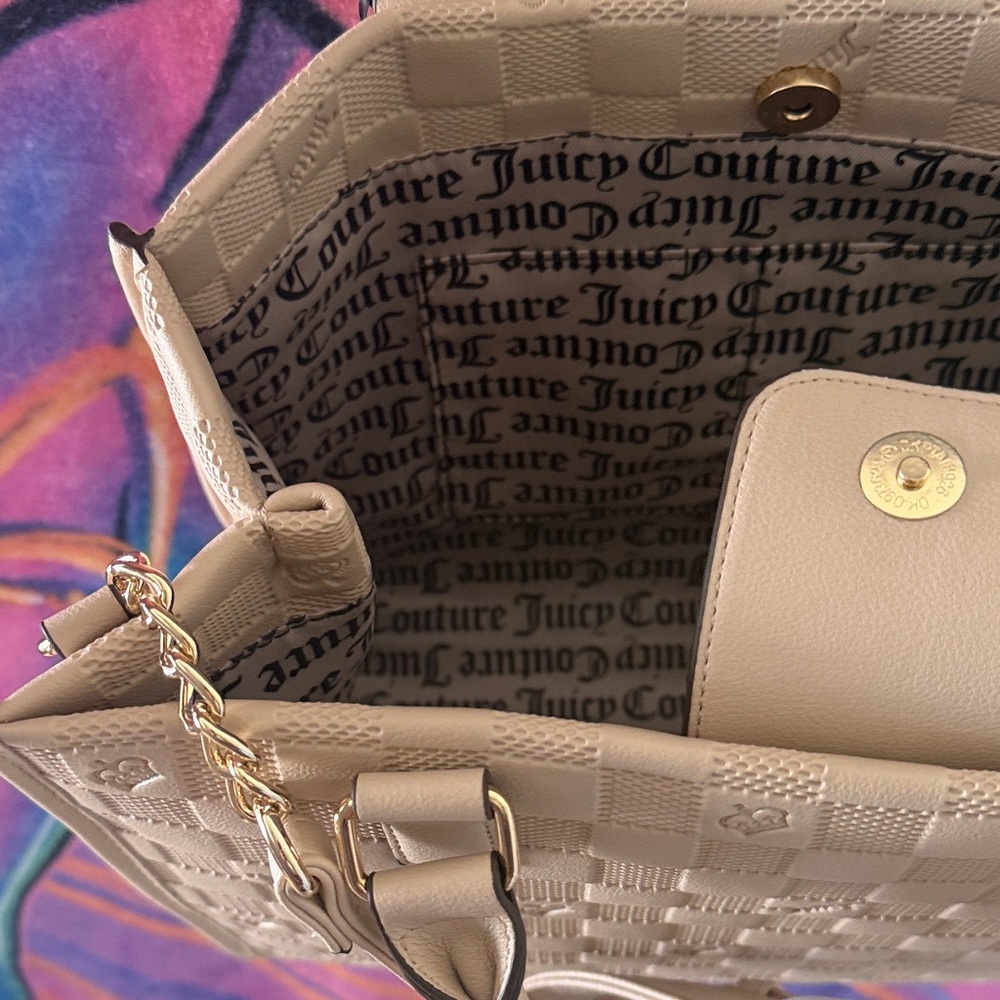 Juicy Couture Beige Checkered Tote with Scarf - Picture 5 of 6